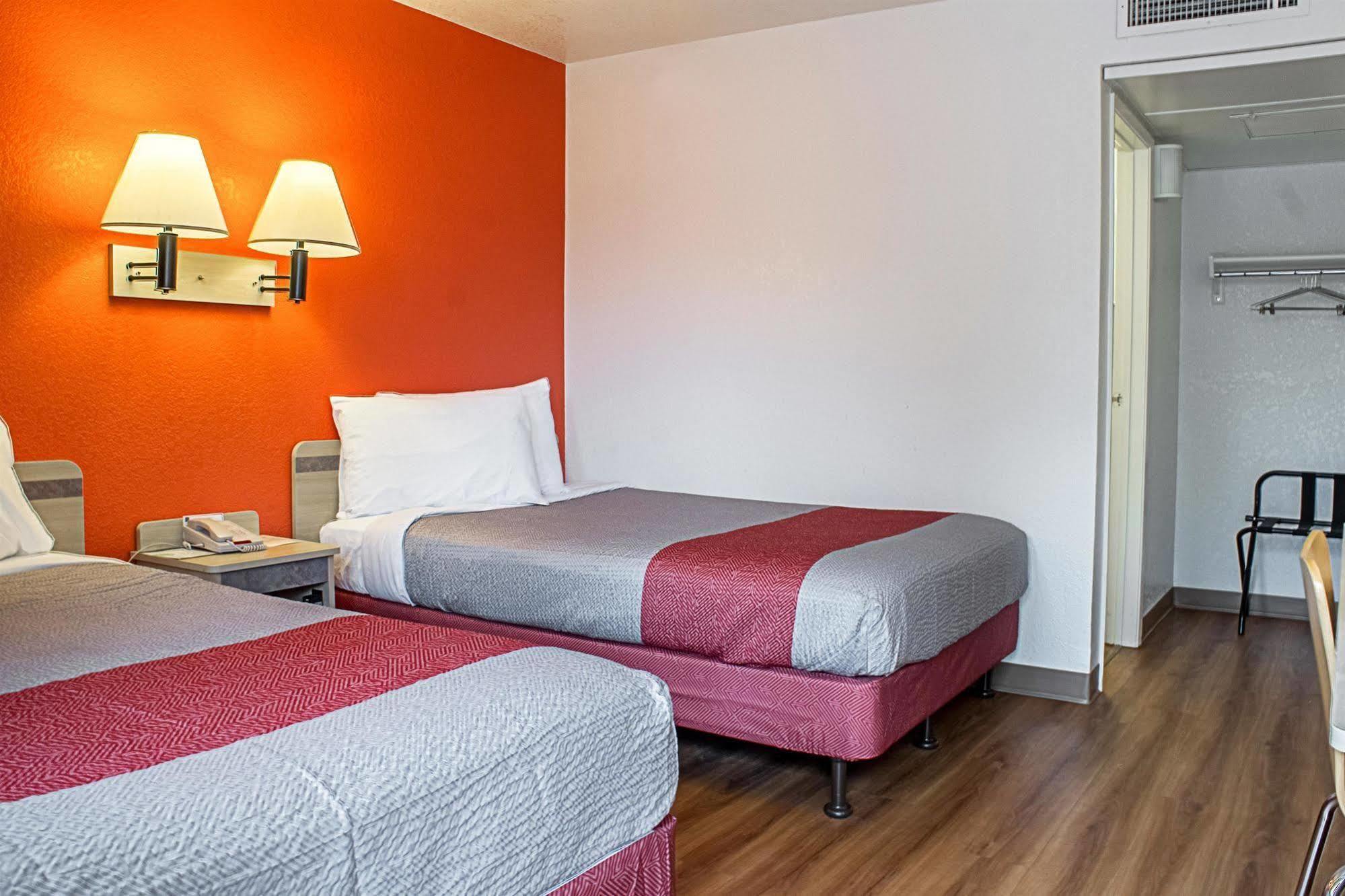 Motel 6-Kalispell, Mt エクステリア 写真