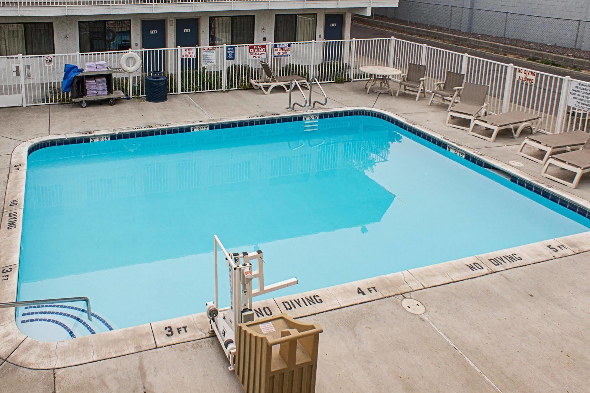 Motel 6-Kalispell, Mt エクステリア 写真
